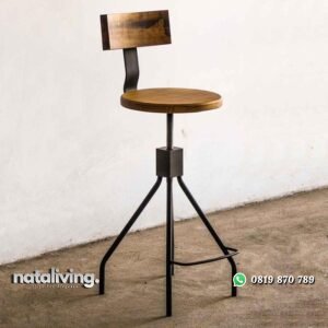 Kursi bar putar rangka besi dudukan dan sandaran kayu jati nataliving furniture
