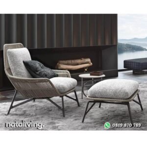 Kursi santai outdoor rotan sintetis full bantalan dengan stool nataliving furniture