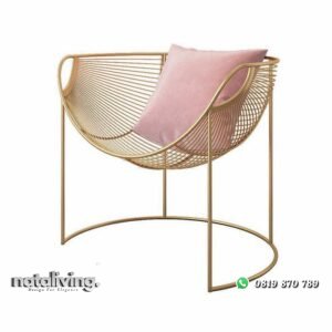 Kursi santai lengkung rangka besi finishing gold nataliving furniture