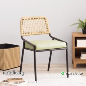 Kursi santai besi kombinasi rotan sintetis dudukan busa nataliving furniture