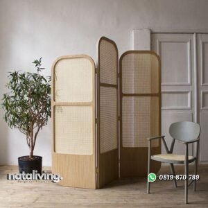 Sketsel terbaru kayu jati kombinasi rotan alami penyekat ruangan moder nataliving furniture