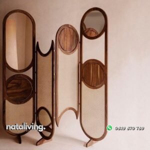 Pembatas ruangan rotan dengan cermin sketsel terbaru kayu jati nataliving furniture
