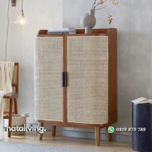 Rak buku modern pintu rotan terbaik tempat penyimpanan barang nataliving furniture