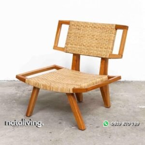 Kursi santai kayu jati model unik kombinasi rotan alami nataliving furniture