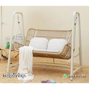 Ayunan rotan sintetis outdoor dengan bantalan ayunan tiang besi nataliving furniture